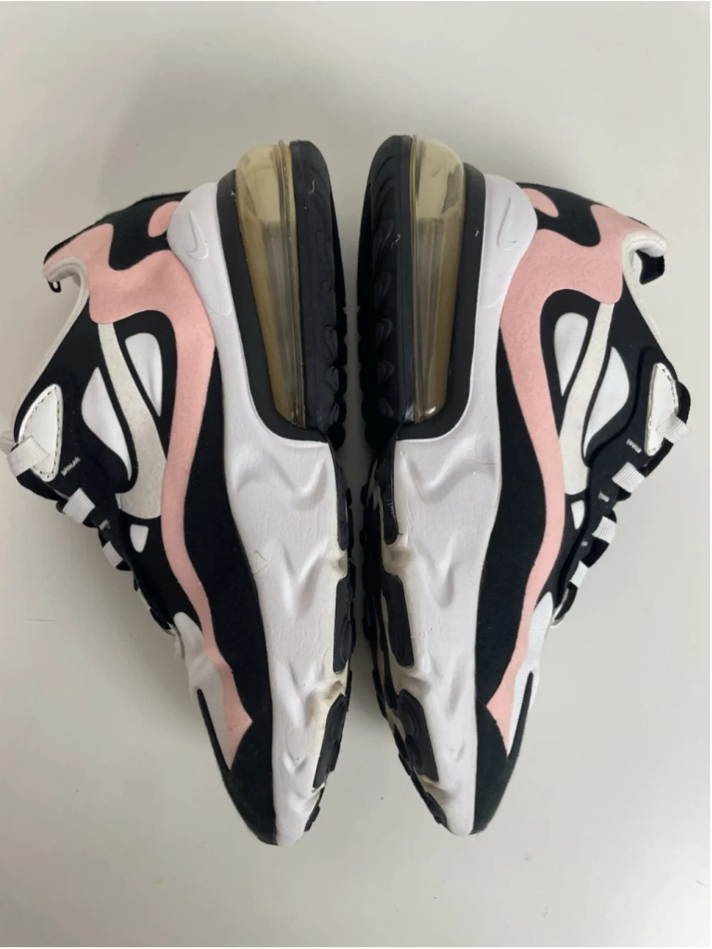 Nike Air Max 270 React Sneakers Women’s Size 7 Bleached Coral Black White